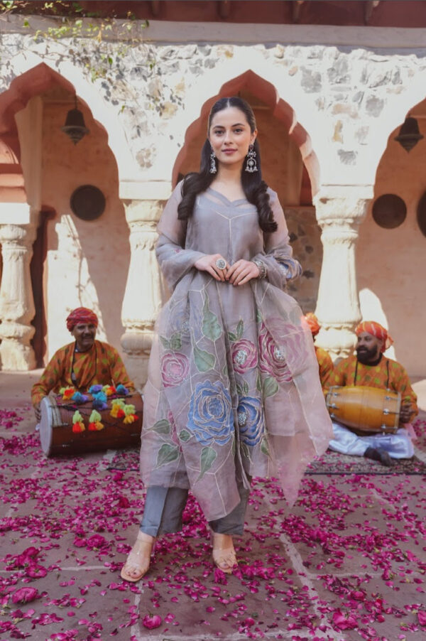 Silver Grey embroidered kurta set