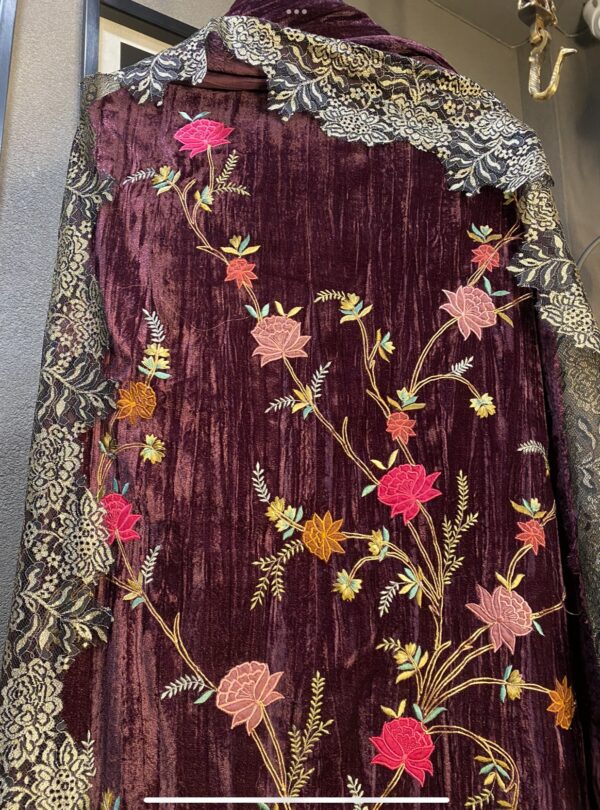 Exquisite Pakistani Unstiched Suit