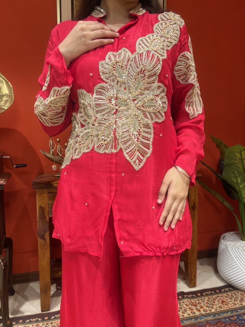 Hot pink Bloom cord-set