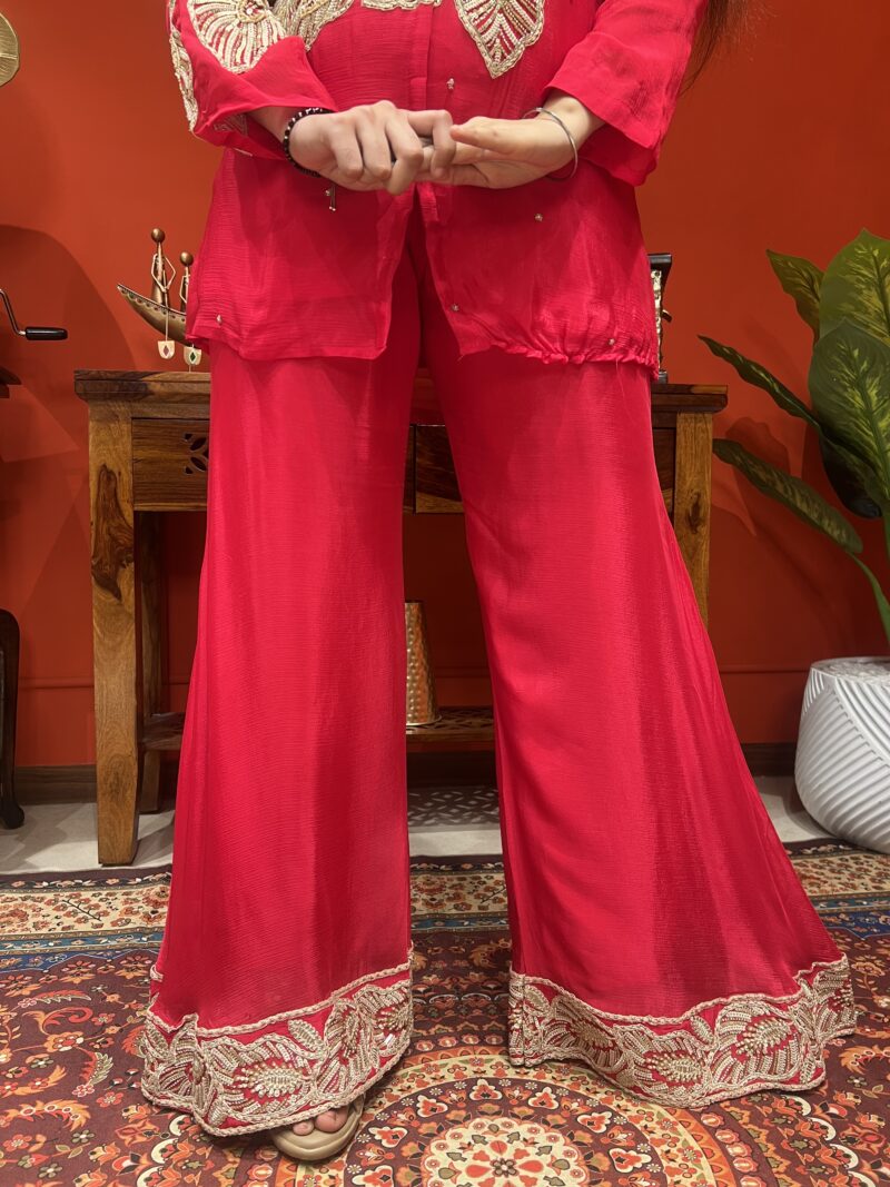 Hot pink Bloom cord-set