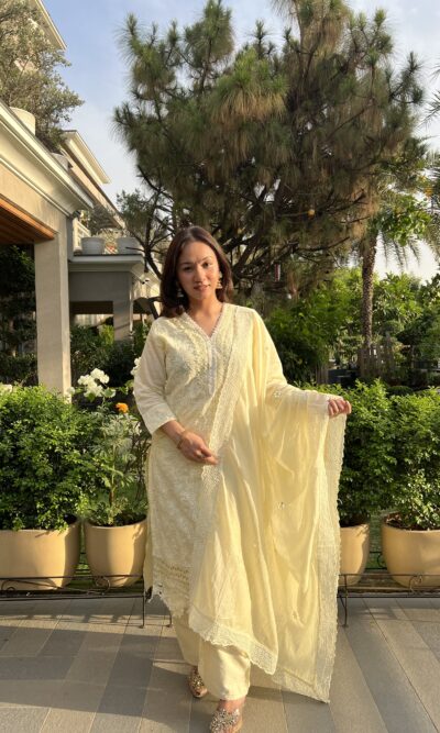 Soft Ivory chikankari suit set with dupatta