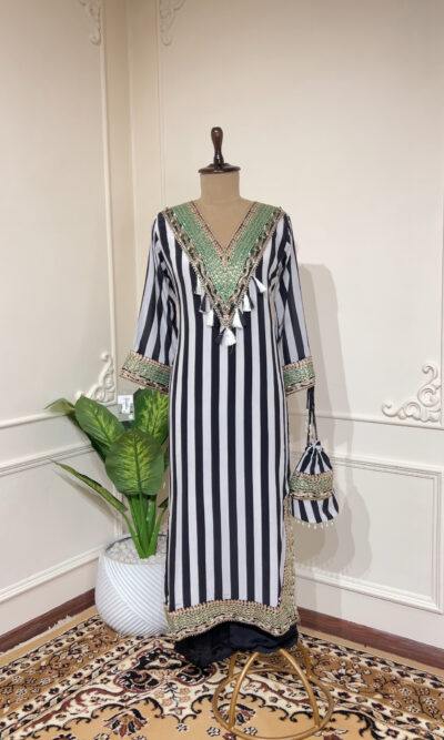 Classic black and white stripped mint set