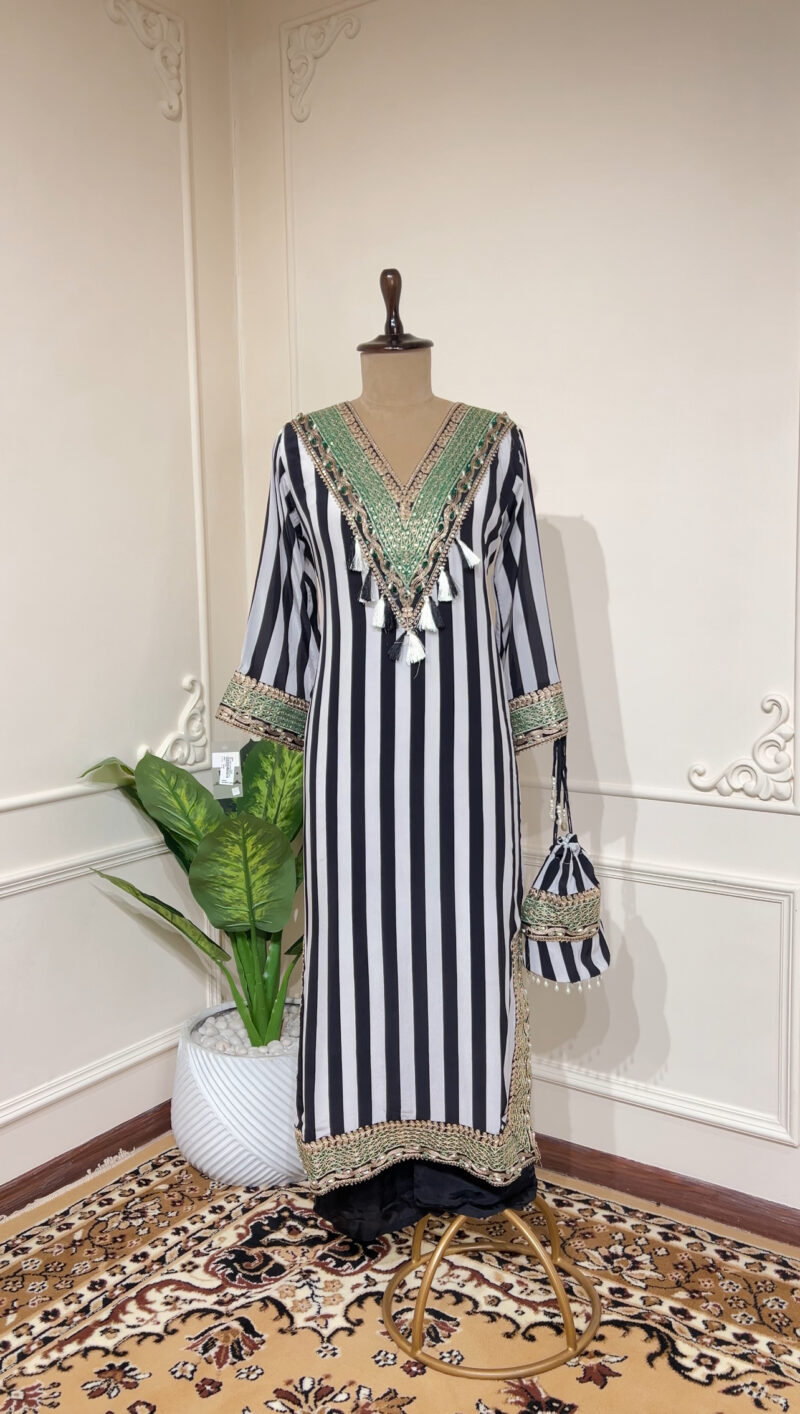 Classic black and white stripped mint set