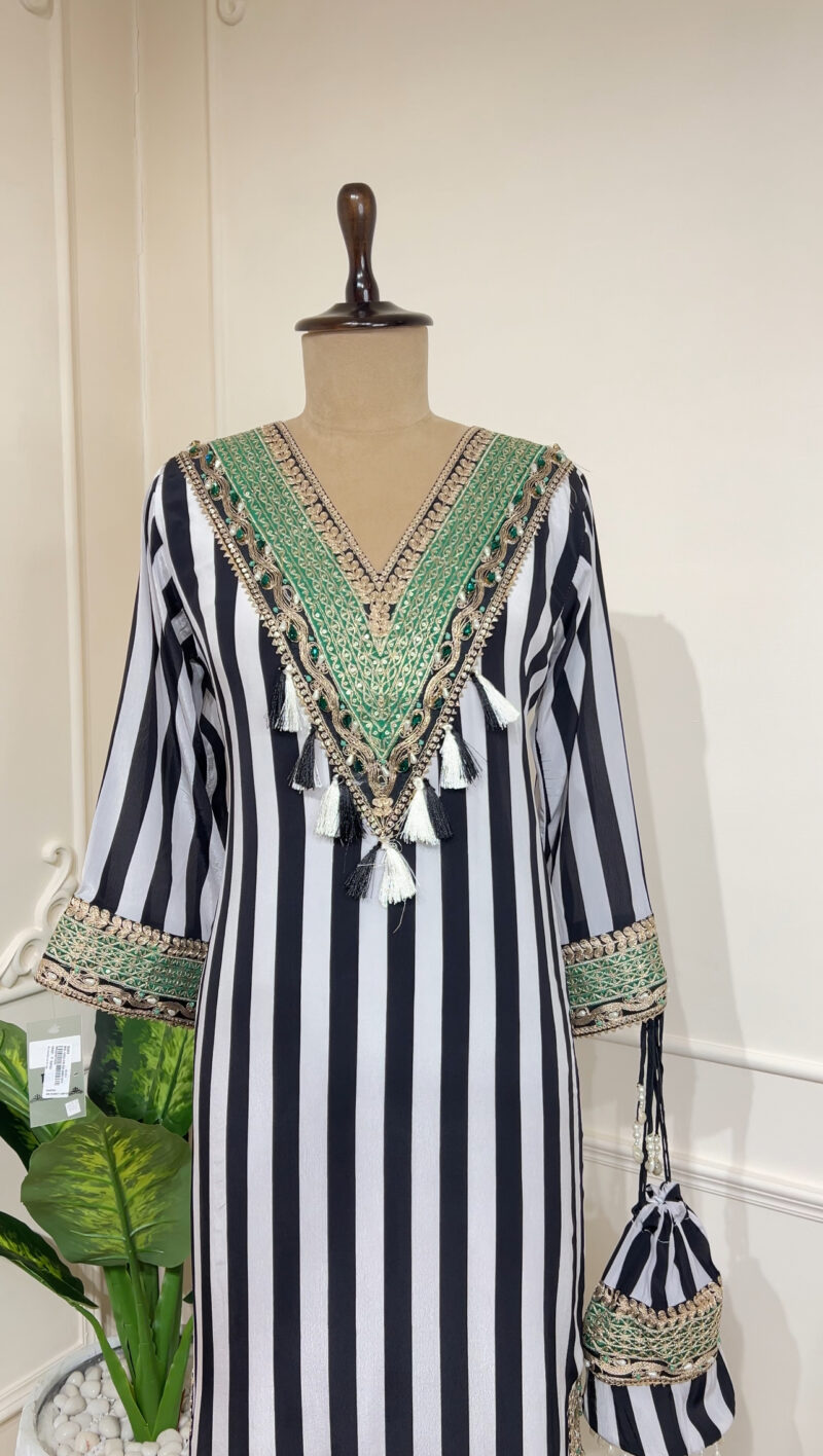 Classic black and white stripped mint set