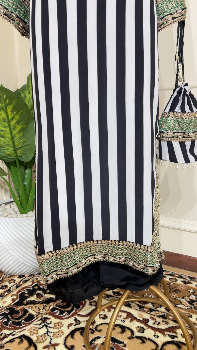 Classic black and white stripped mint set